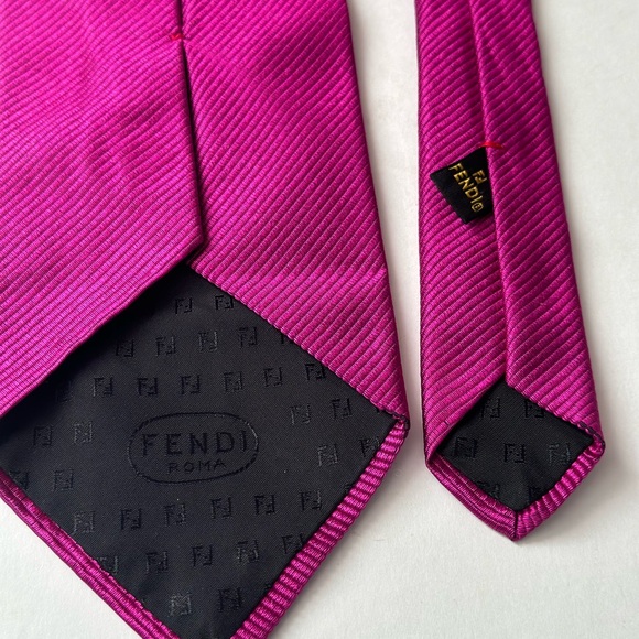 Fendi Men’s Silk Tie Made In Italy - Picture 4 of 5